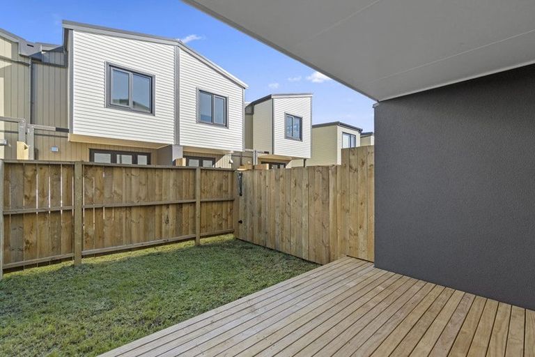 Photo of property in 11 Te Puketoka Lane, Mangere, Auckland, 2022
