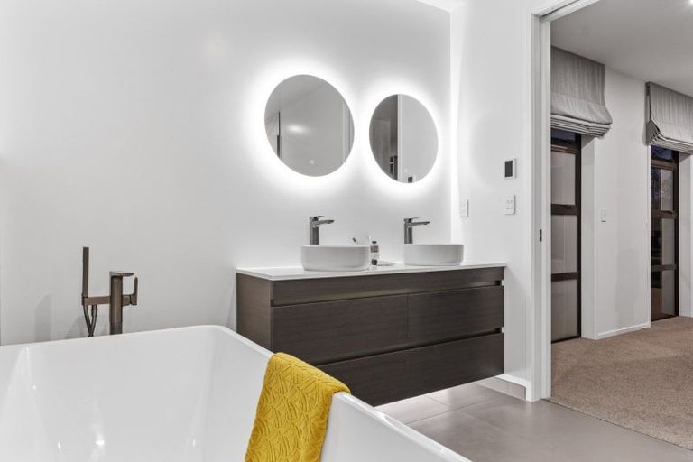 Photo of property in 1 Waimanu Lane, Bethlehem, Tauranga, 3110