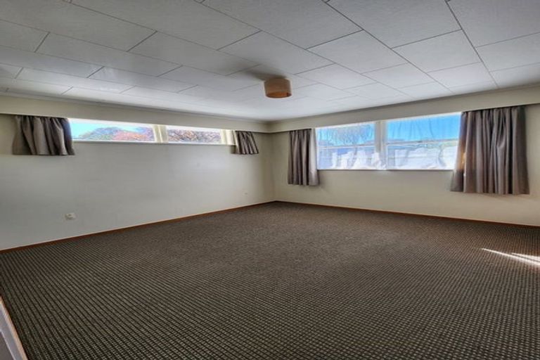 Photo of property in 23 Lipscombe Crescent, Havelock North, 4130