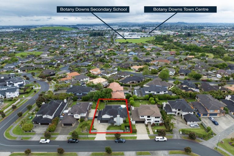 Photo of property in 18 Armstrong Farm Drive, East Tamaki Heights, Auckland, 2016