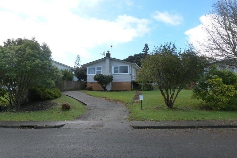Photo of property in 9 Thomas Avenue, Te Atatu Peninsula, Auckland, 0610