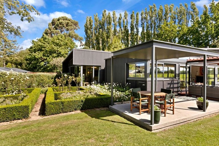 Photo of property in 24 Angus Place, Rangiora, 7400