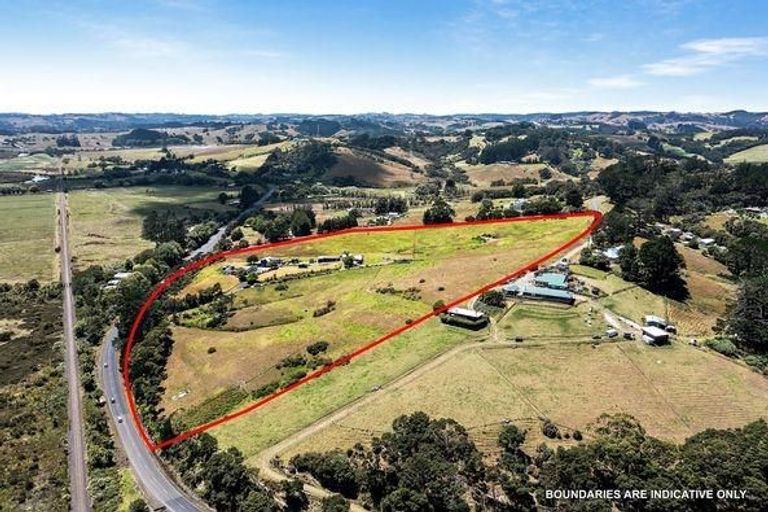 Photo of property in 380 Kaipara Coast Highway, Helensville, Kaukapakapa, 0871