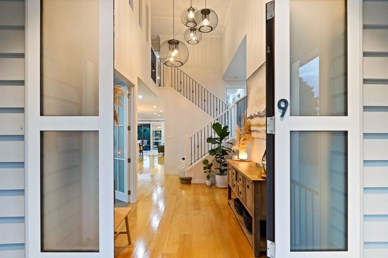 Photo of property in 9 Taraire Place, Orewa, 0931