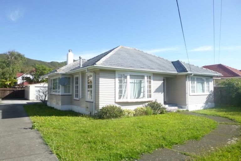 Photo of property in 212 Waiwhetu Road, Waterloo, Lower Hutt, 5011