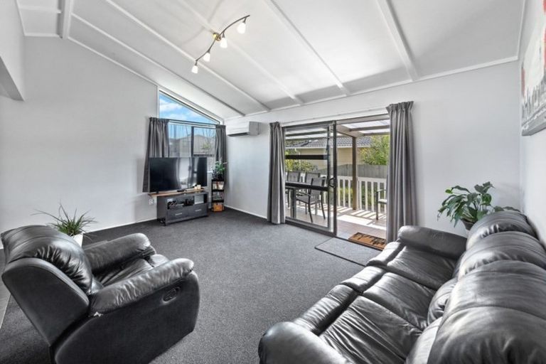 Photo of property in 21 Darnell Crescent, Clover Park, Auckland, 2019