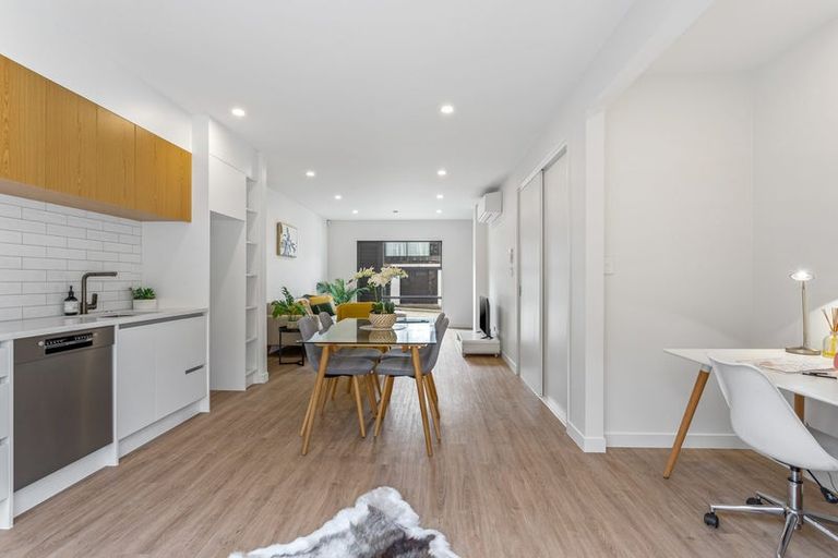 Photo of property in 6 Milenio Crescent, Windsor Park, 0632