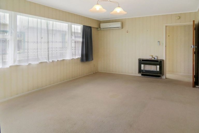 Photo of property in 25 Porutu Street, Fairfield, Lower Hutt, 5011
