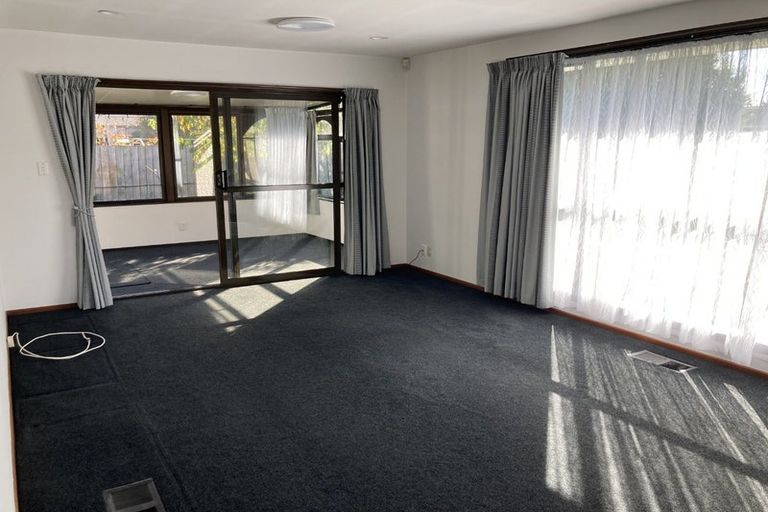 Photo of property in 15 Resolution Place, Bryndwr, Christchurch, 8053