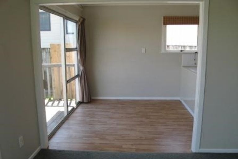 Photo of property in 19b Arrow Road, Forrest Hill, Auckland, 0620