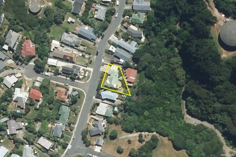 Photo of property in 15 Tirowhanga Road, Paremata, Porirua, 5024