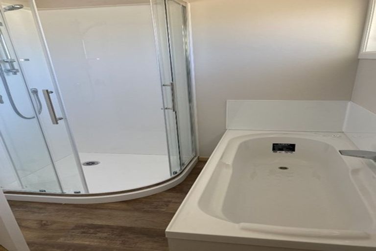 Photo of property in 15 Pekanga Road, Normandale, Lower Hutt, 5010