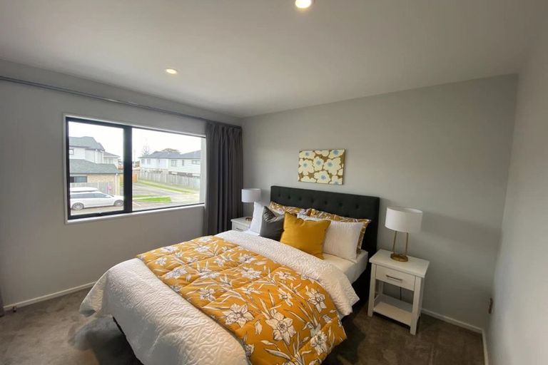 Photo of property in 50 Bordeaux Parade, Te Atatu South, Auckland, 0610