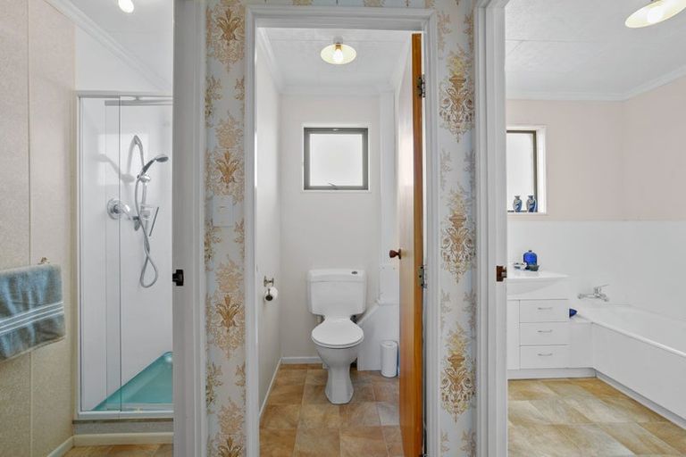 Photo of property in 6a Karina Road, Merrilands, New Plymouth, 4312