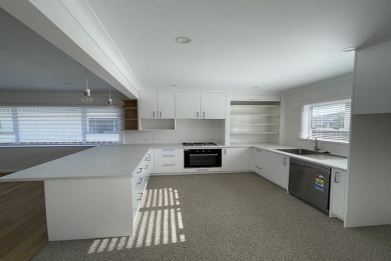 Photo of property in 25 Waimea Street, Westown, New Plymouth, 4310