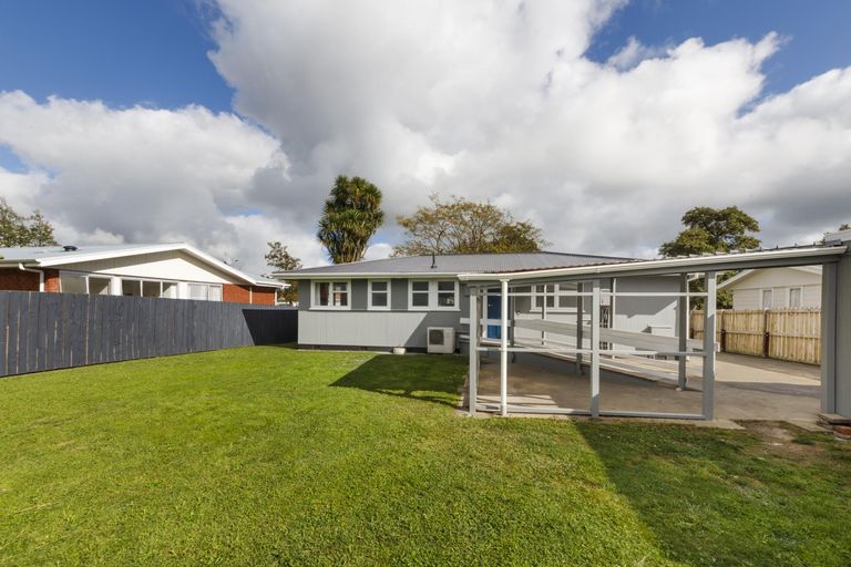 Photo of property in 42 Robinson Crescent, Westbrook, Palmerston North, 4412