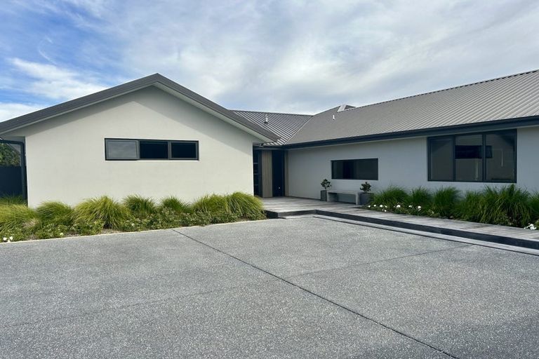 Photo of property in 5 Old Racecourse Road, Albert Town, Wanaka, 9305
