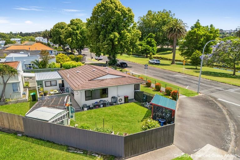 Photo of property in 1/38 Douglas Mclean Avenue, Marewa, Napier, 4110