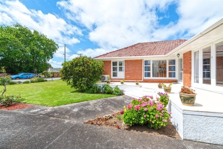 Photo of property in 28 Scott Avenue, Mangere Bridge, Auckland, 2022