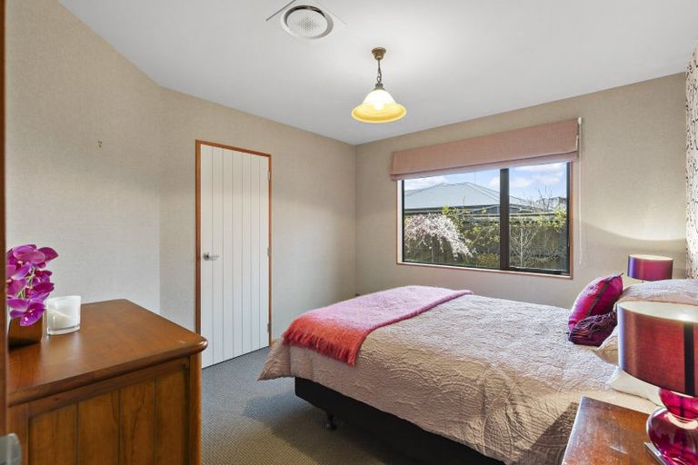 Photo of property in 14 Trump Place, Kelvin Grove, Palmerston North, 4414