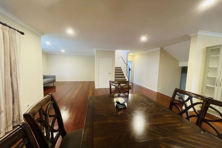 Photo of property in 10 Wye Oak Drive, Schnapper Rock, Auckland, 0632