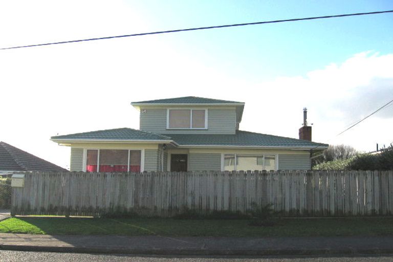 Photo of property in 78 Sylvan Crescent, Te Atatu South, Auckland, 0610