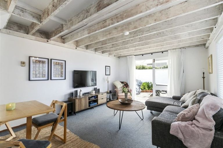 Photo of property in 5/118 Randwick Road, Moera, Lower Hutt, 5010