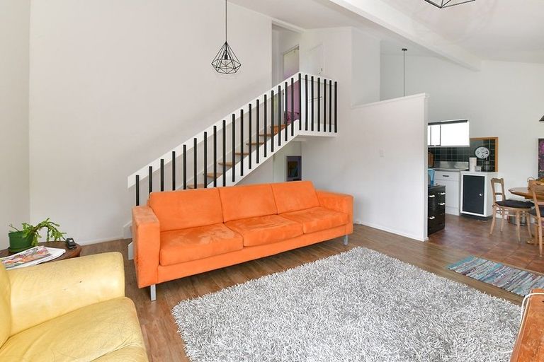 Photo of property in 1/30 Glenvar Road, Torbay, Auckland, 0630