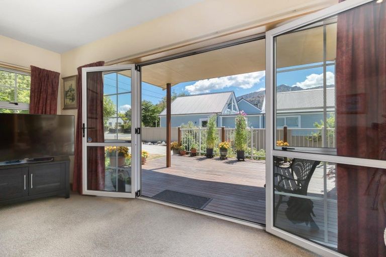 Photo of property in 35 Devon Street, Arrowtown, 9302