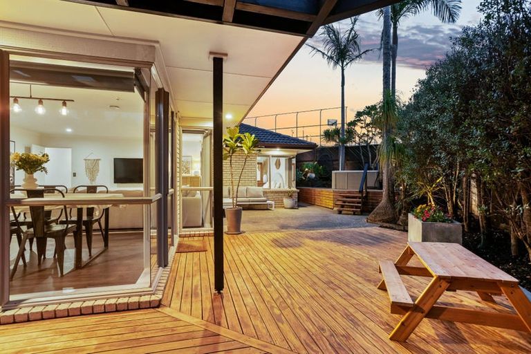 Photo of property in 23 Cinnabar Place, Westgate, Auckland, 0614