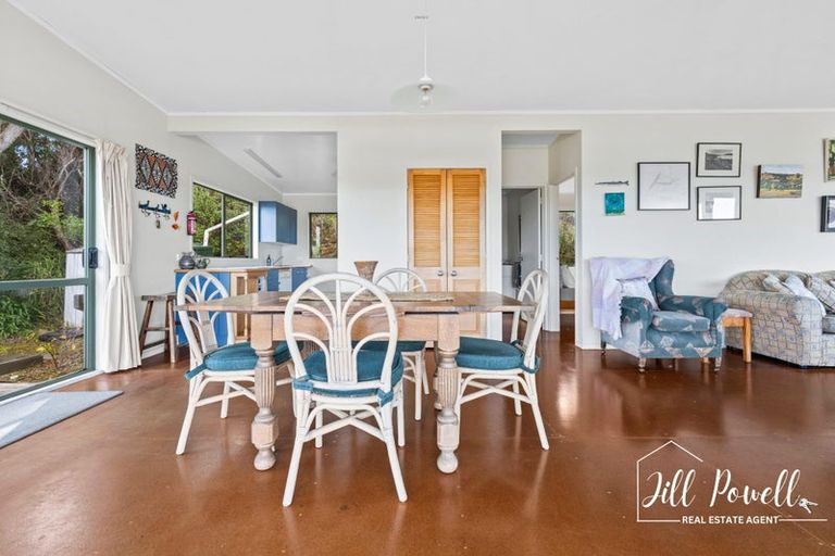 Photo of property in 13 Moana Road, Tinopai, 0593