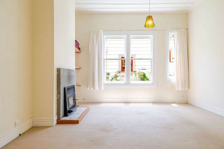 Photo of property in 5 Hereford Street, West End, Palmerston North, 4410