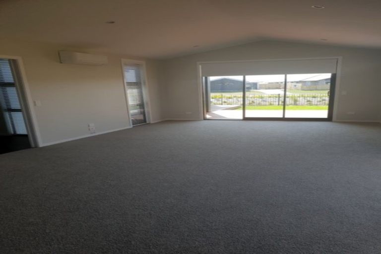 Photo of property in 56 Dunkeld Drive, Papamoa, 3118