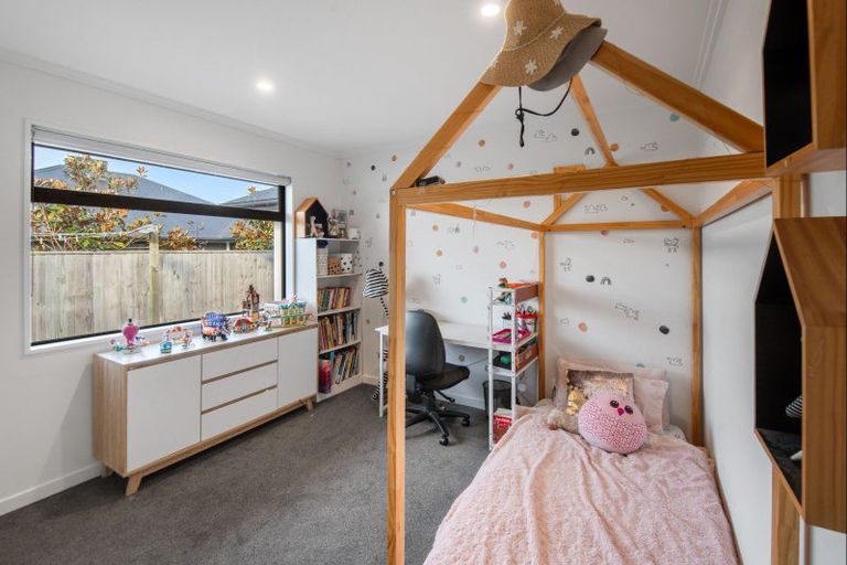 Photo of property in 1 Kingsdowne Drive, West Melton, 7618