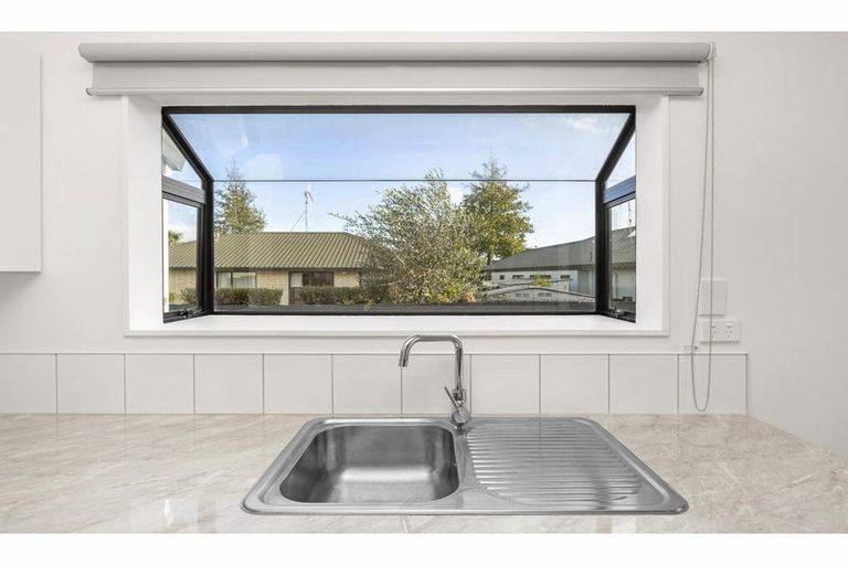 Photo of property in 22 Lloyd Drive, Nawton, Hamilton, 3200