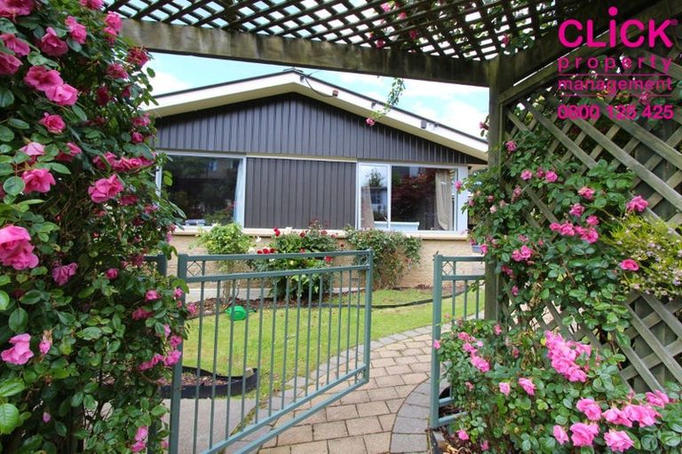 Photo of property in 11 Larkins Street, Helensburgh, Dunedin, 9010