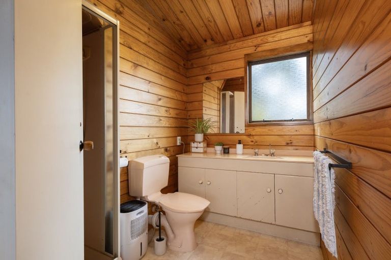 Photo of property in 62 Rhinevale Close, Henderson, Auckland, 0612