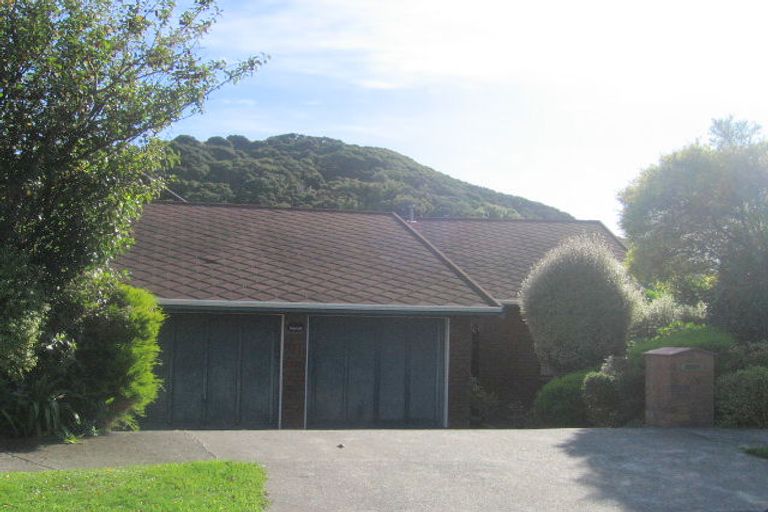 Photo of property in 22 Observatory Close, Whitby, Porirua, 5024