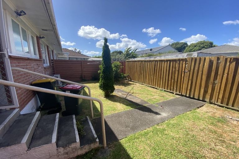 Photo of property in 1 Kingswood Road, Papatoetoe, Auckland, 2025