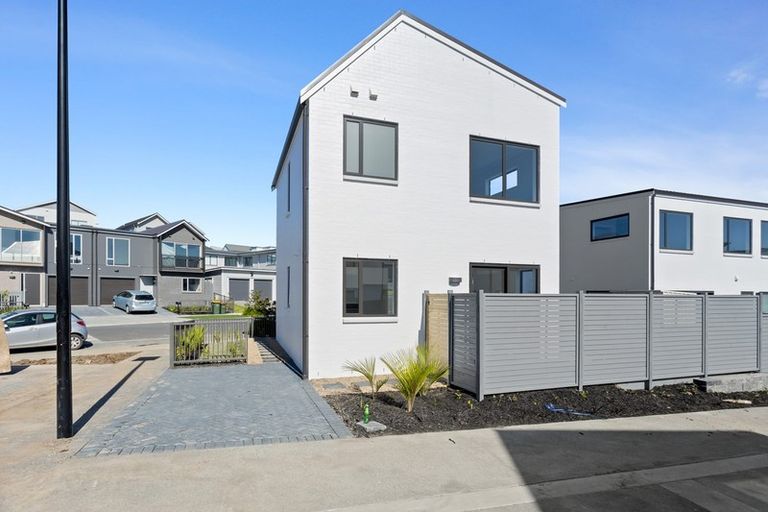 Photo of property in 42 Roundel Crescent, Whenuapai, Auckland, 0618