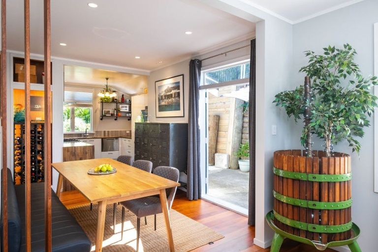 Photo of property in 2 Convent Road, Bluff Hill, Napier, 4110