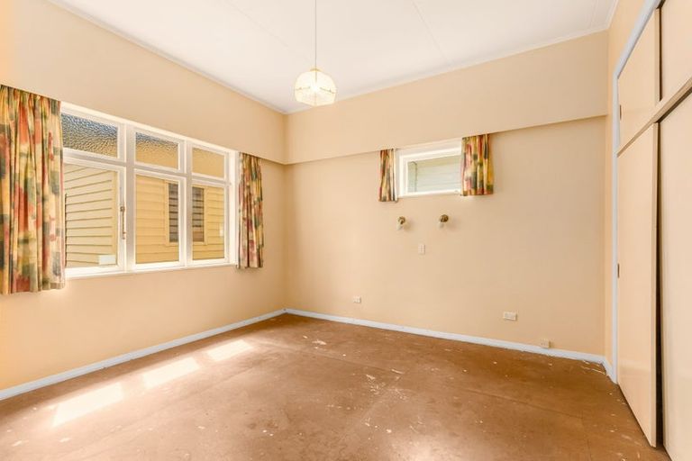 Photo of property in 23 Tuatoru Street, Eastbourne, Lower Hutt, 5013