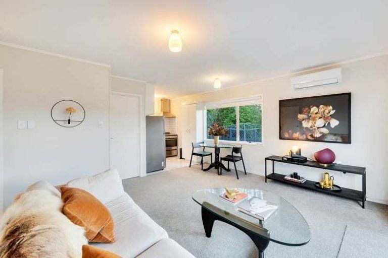 Photo of property in 2/7 Putney Place, Ranui, Auckland, 0612