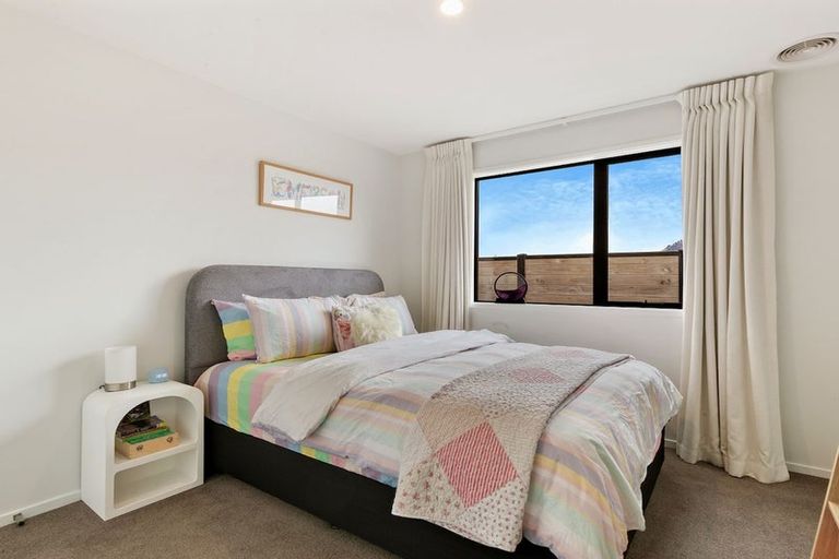Photo of property in 13 Wheat Street, Jacks Point, Queenstown, 9371