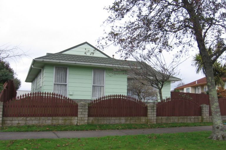 Photo of property in 46 Hillcrest Drive, Kelvin Grove, Palmerston North, 4414