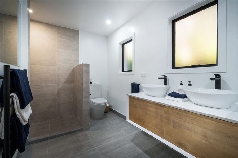 Photo of property in 5 Ti Tree Lane, Stanmore Bay, Whangaparaoa, 0932