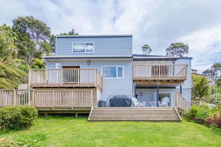 Photo of property in 24 Deirdre Place, Titirangi, Auckland, 0604