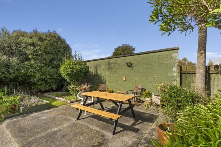 Photo of property in 27 Waterloo Crescent, Hokowhitu, Palmerston North, 4410