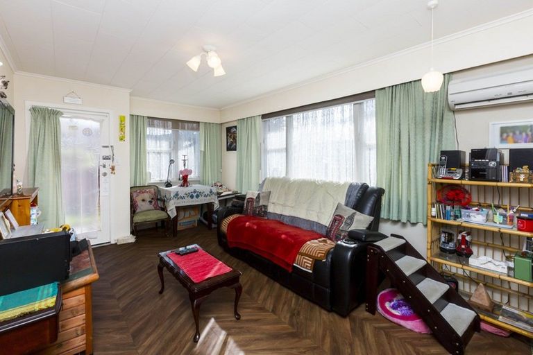 Photo of property in 4/13 Sutherland Avenue, Silverstream, Upper Hutt, 5019