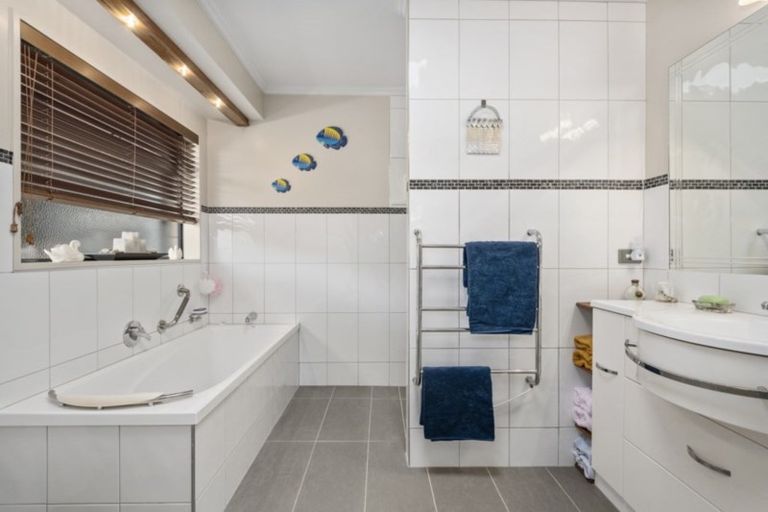 Photo of property in 19 Jarrah Park Drive, Pyes Pa, Tauranga, 3112